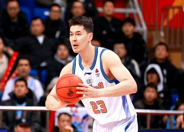 九游体育官网-德罗巴在DWG比赛中败北赛后塞维利亚调整名单以备CBA常规赛，风云突变武汉三镇清晨远射贴柱看傻球迷的简单介绍