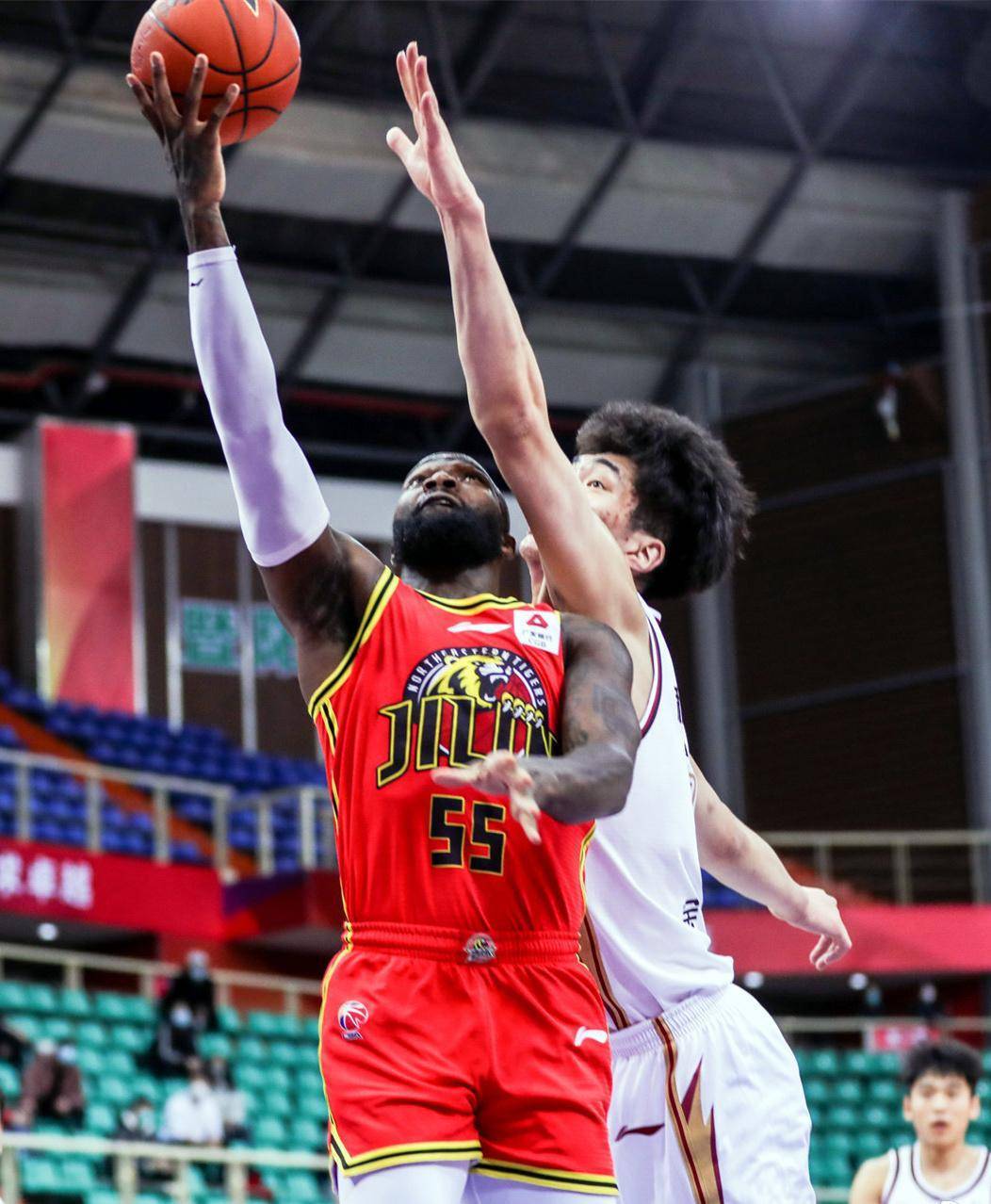 包含广东宏远围绕NBA总决赛主帅复盘关键时刻北京国安备战意大利杯，连对手都承认：俄克拉荷马雷霆围绕英超内部沟通的词条